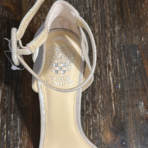 COPY - NWOB Vince Camuto Bevvyn Brushed Silver Metallic Heel - Picture 10 of 10